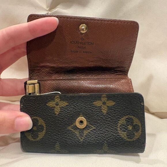 Vintage Louis Vuitton Classic Monogram 6 Key Holder Case EUC - Picture 8 of 11